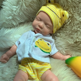 26cm Realistic Full Body Reborn Silicone Baby Doll Girl Weighted Lifelike Baby Dolls That Look Real Sleeping Premature Babies