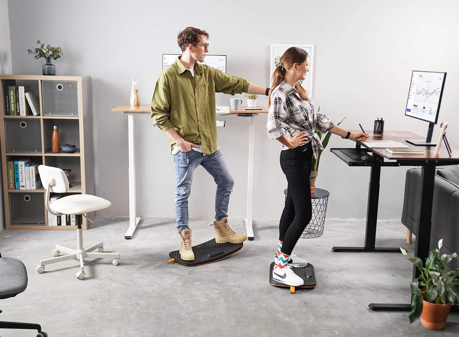 FEZIBO Standing Desk Mat with Anti Fatigue Bar, Wooden Wobble Balance Board with Ergonomic Design Comfort Floor Mat