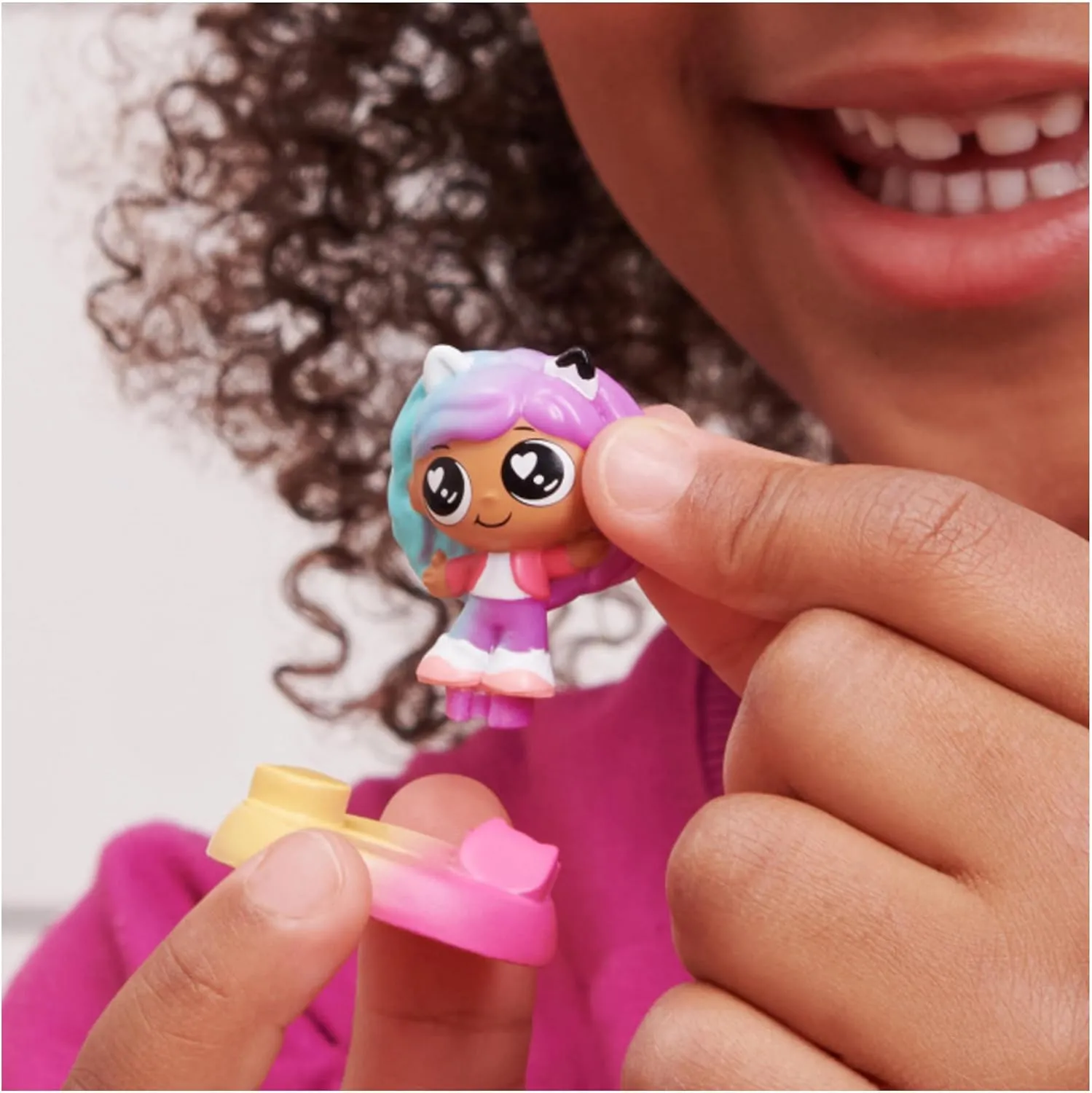 Gabby’s Dollhouse, Meow-mazing Mini Figures 12-Pack (Amazon Exclusive) Rainbow -Themed Toy Figures and Playsets Kids Toys for Ages 3 and up