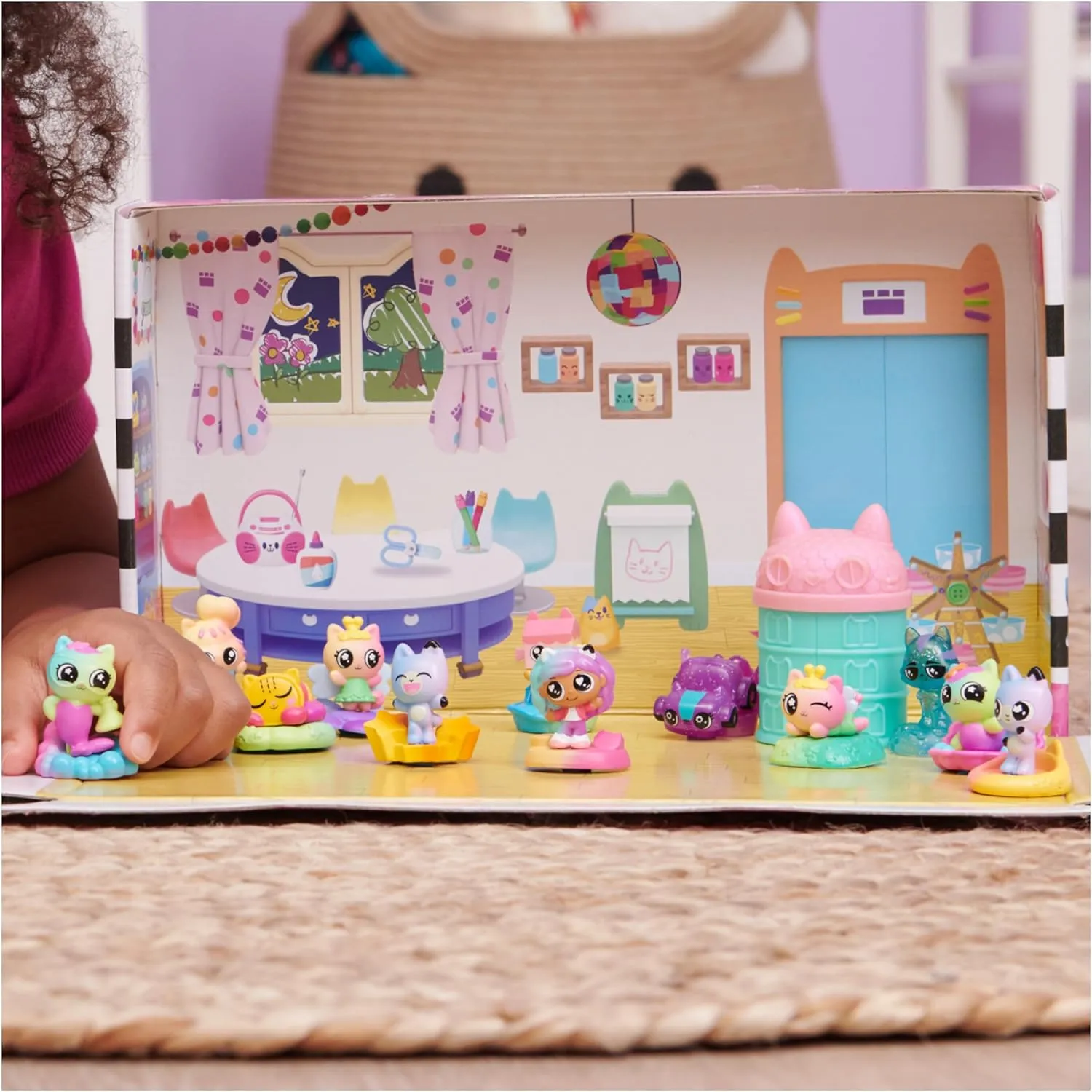 Gabby’s Dollhouse, Meow-mazing Mini Figures 12-Pack (Amazon Exclusive) Rainbow -Themed Toy Figures and Playsets Kids Toys for Ages 3 and up