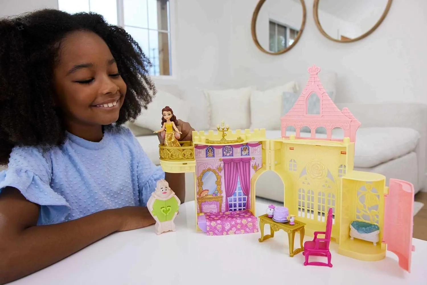 Mattel Disney Princess Toys, Belle Stackable Castle Doll House with Small Belle Doll, 4 Character Friends & 3 Accessories, Portable with Handle