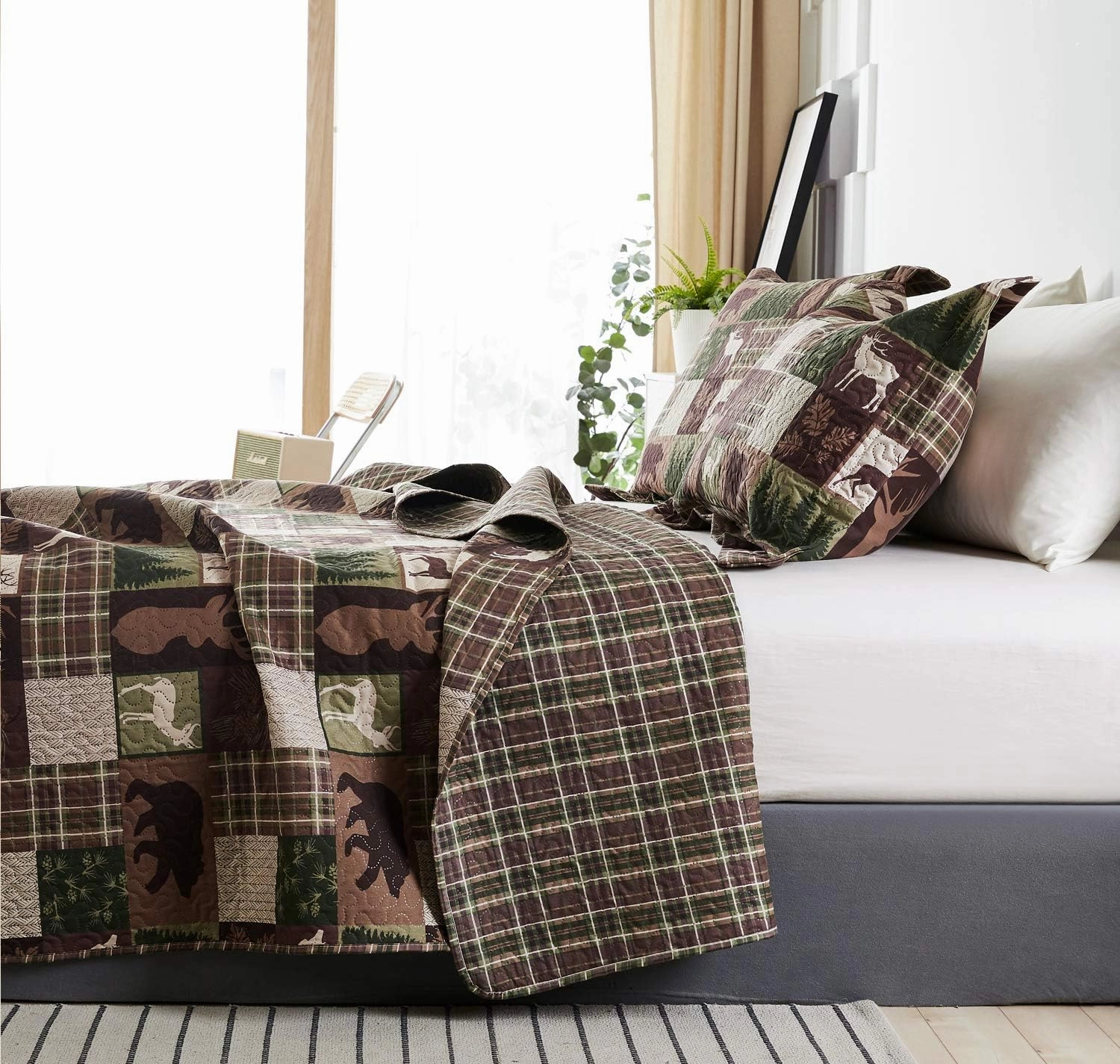 MINCHI Lodge Bedspread Full/Queen Size with 2 Shams Moose Bear Lightweight Reversible Rustic Cabin Quilt Set All Season Forest Tree Bedding Plaid Bed Set Coverlet(Brown,Plaid)