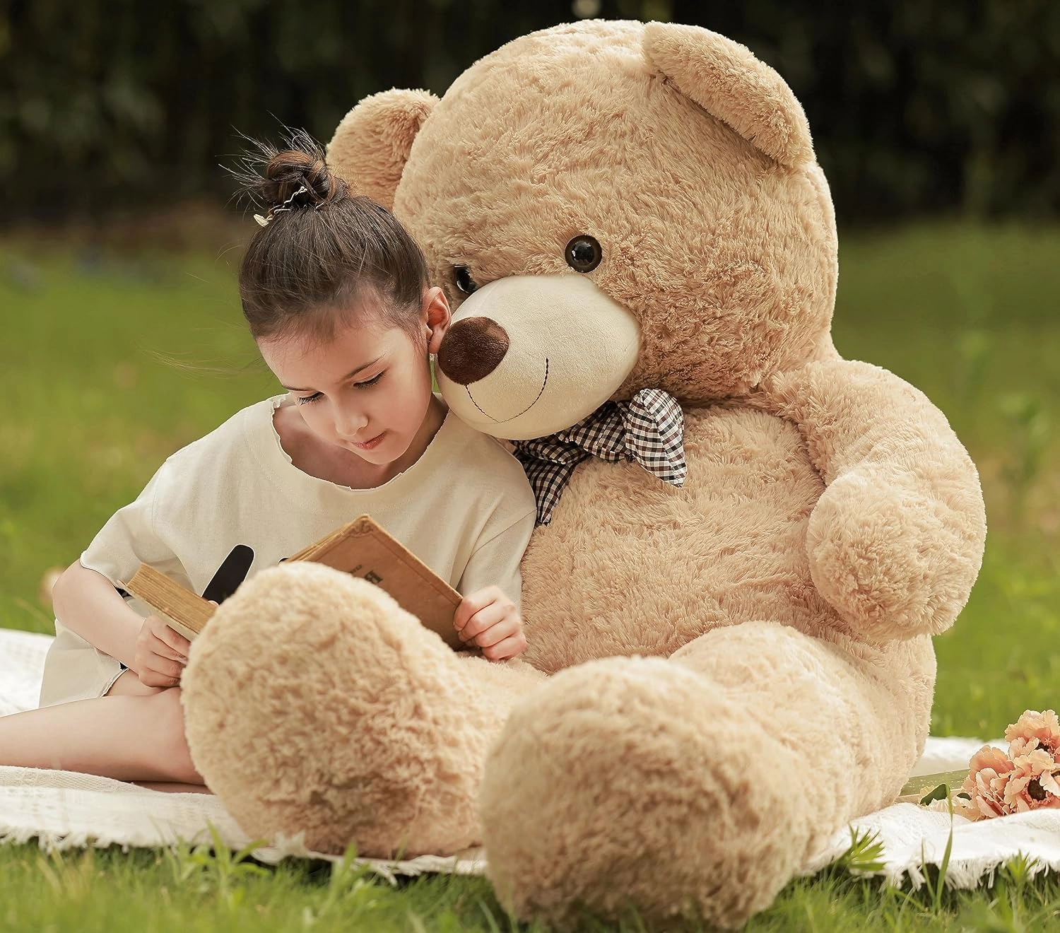 Poutmac Big Teddy Bear 4Ft Giant Soft Stuffed Animals Cute Plush Toy for Girlfriend Women Kids for Valentine's Christmas Birthday (Light Brown, 47 inches)