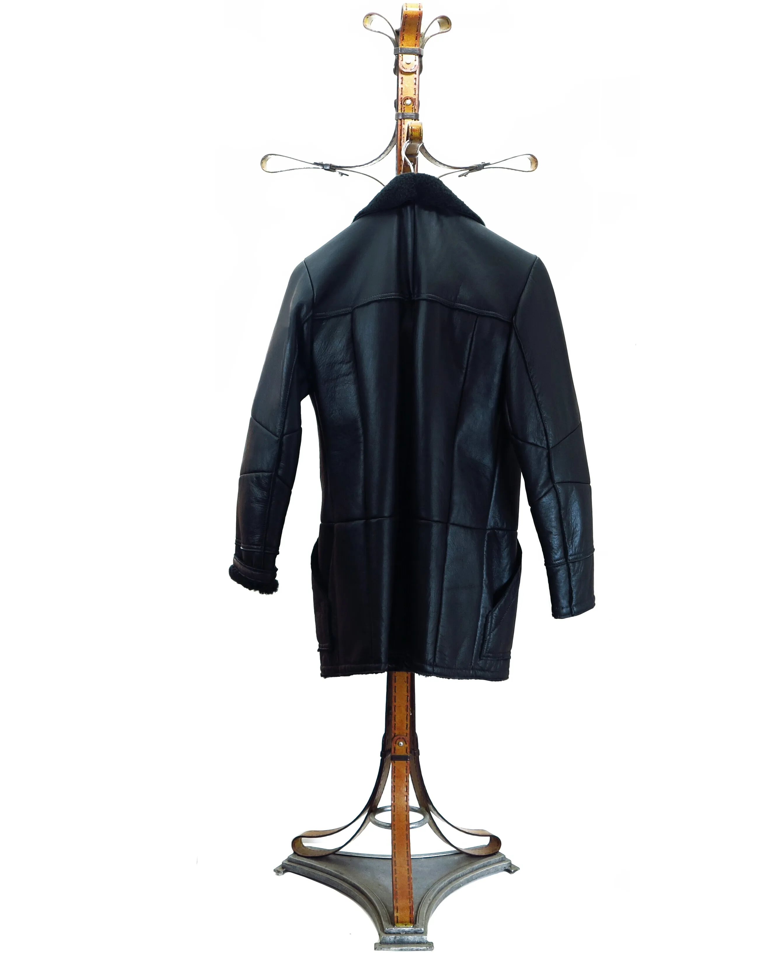 RANFURLY. S3641- Nu-Buck Baby Lamb 3/4 Coat (Genuine Natural matching Ironed Wool Interior)