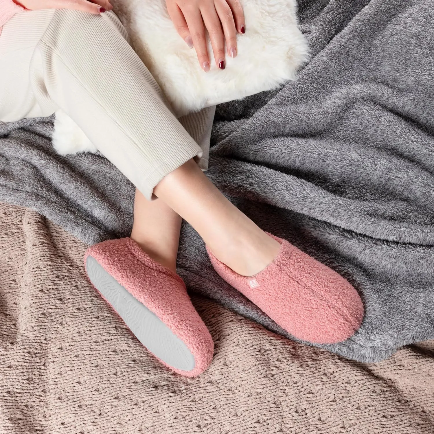 RockDove Women's Teddy Fleece Closed Back Indoor Slipper