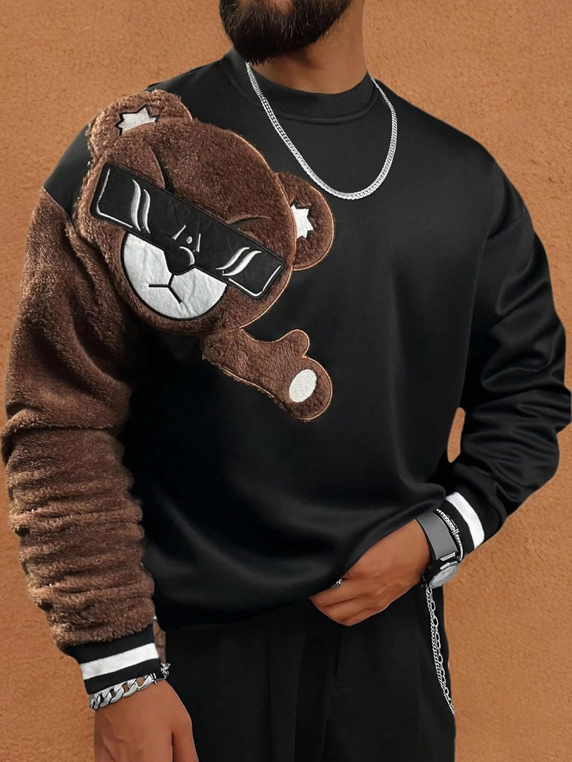 WDIRARA Men's Bear Patched Drop Shoulder Sweatshirt Round Neck Long Sleeve Pullover Sweatshirts