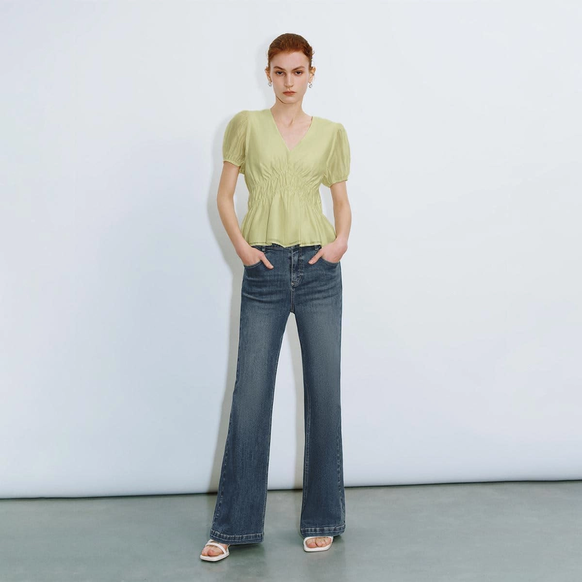 Women's Tops Short Puff Sleeve V Neck Cropped Shirt Casual Lightweight Pullover Blouse Summer